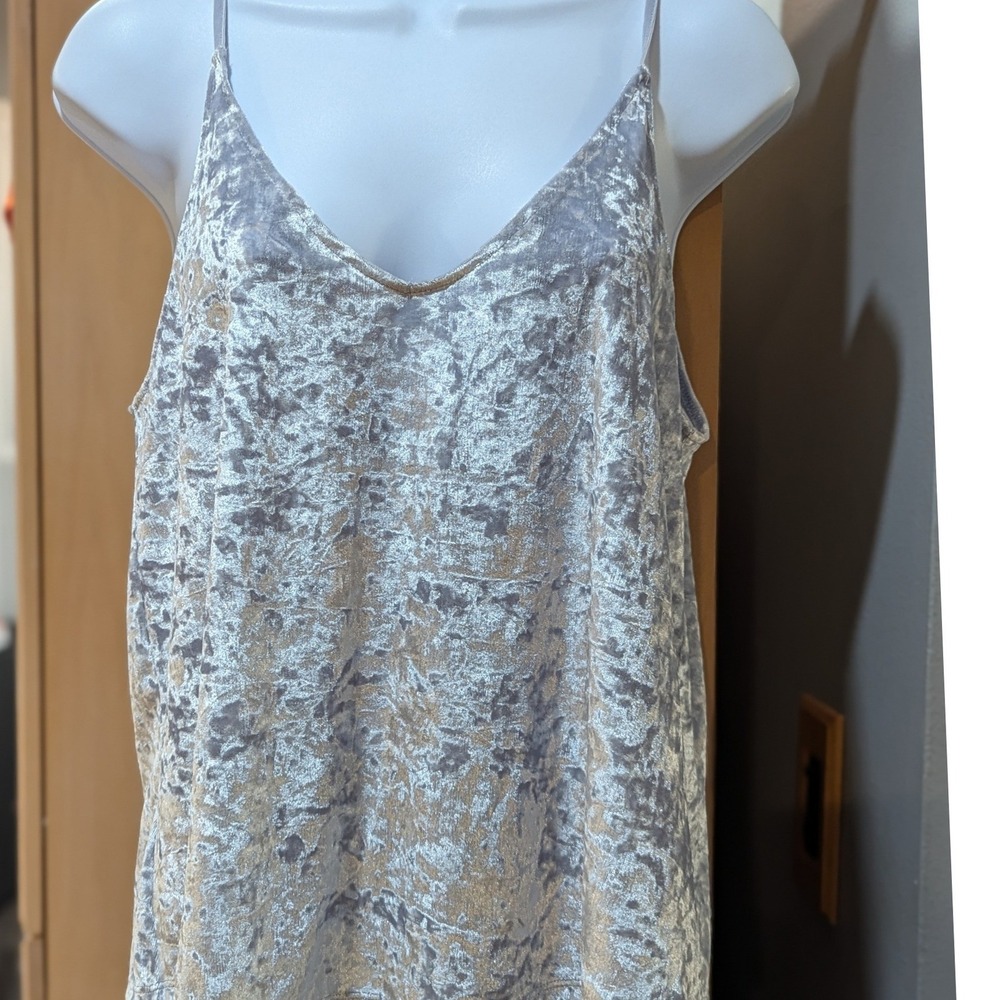 American Eagle Silver Crushed Velvet V-Neck Cami Tank Top NWT Women Medium